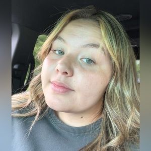 Meet your Posher, Emilie
